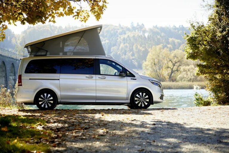 Fiat, Nuova 500 l’elettrica preferita dagli italiani nel 2021