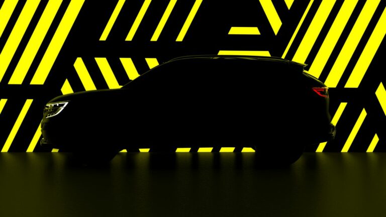 Renault Austral svela un profilo elegante e muscoloso