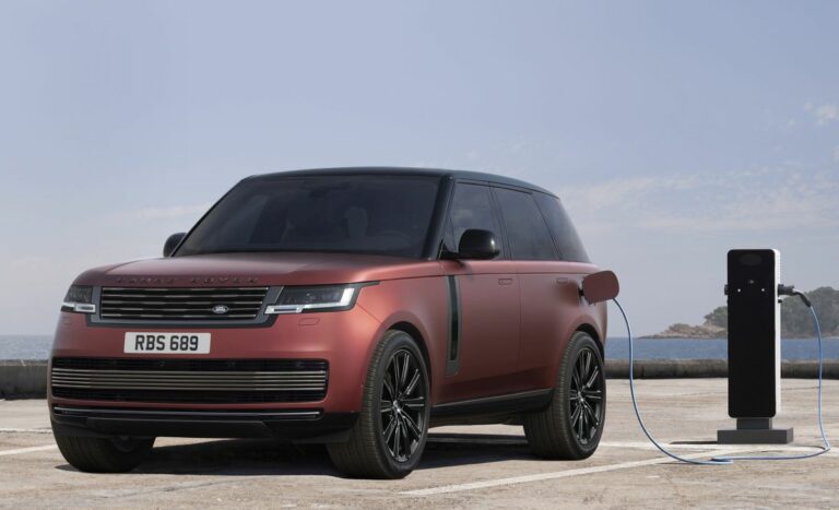 Aperti ordini per le nuove Range Rover SV e Plug-in Extended Range