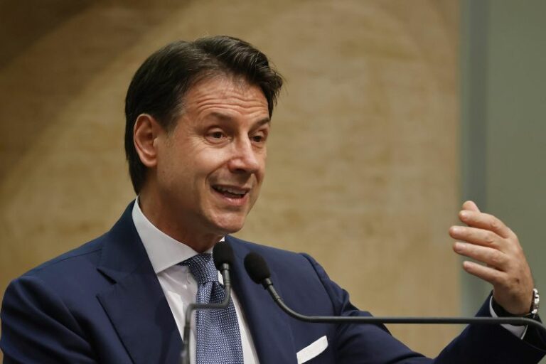 L’avvocato ringrazia il trombato: Conte si prende la sinistra