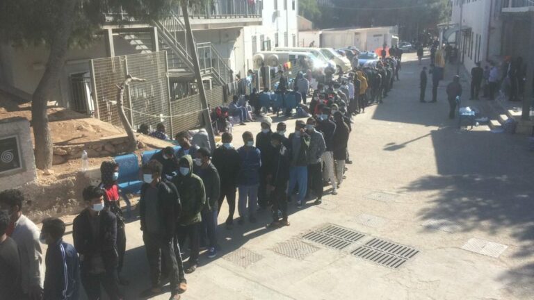 Migranti, saranno trasferite a Lampedusa 176 persone su nave spagnola