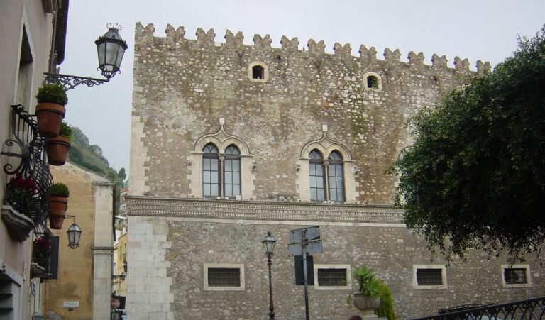 Palazzo Corvaja: la riapertura nel 2023
