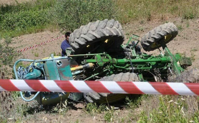 Santa Ninfa, 66enne muore schiacciato da trattore mentre lavorava nei campi