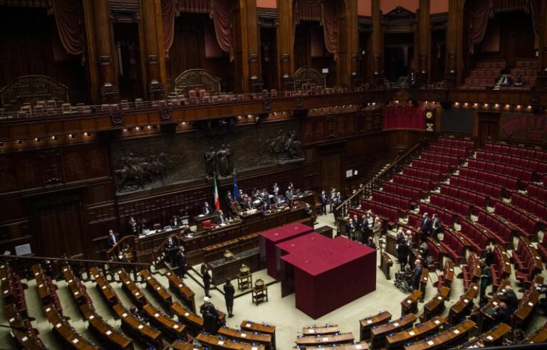 Milleproroghe: la maggioranza si spacca, “risorge” il centrodestra