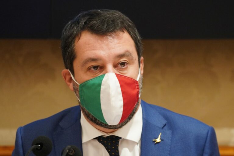 Governo, Salvini: “Non siamo interessati a una revisione della squadra”