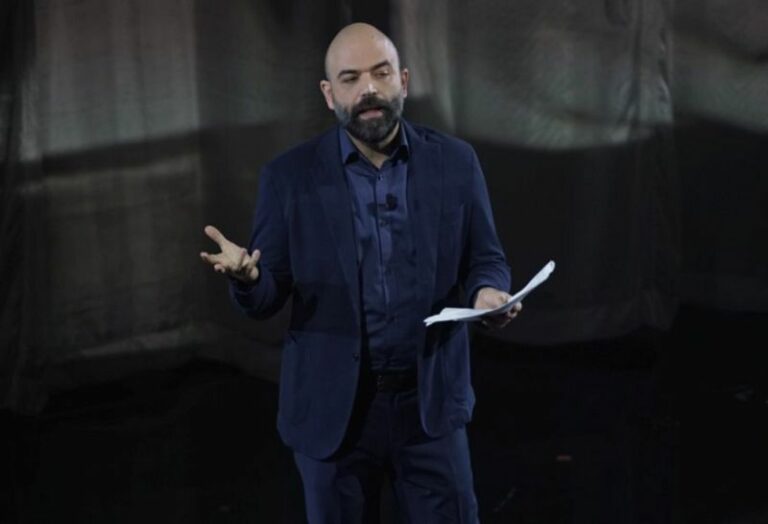 Sanremo, per la terza serata uno share del 54% Sanremo, per la terza serata uno share del 54%