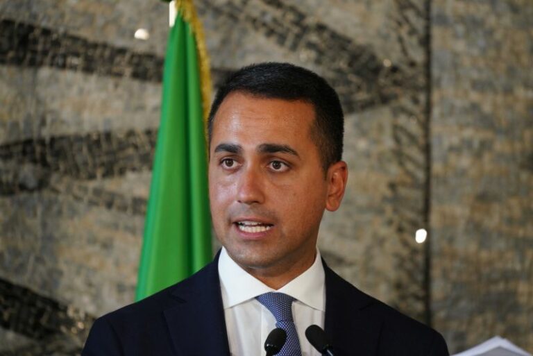 Ucraina, Di Maio: “Favorire soluzione pacifica del conflitto”