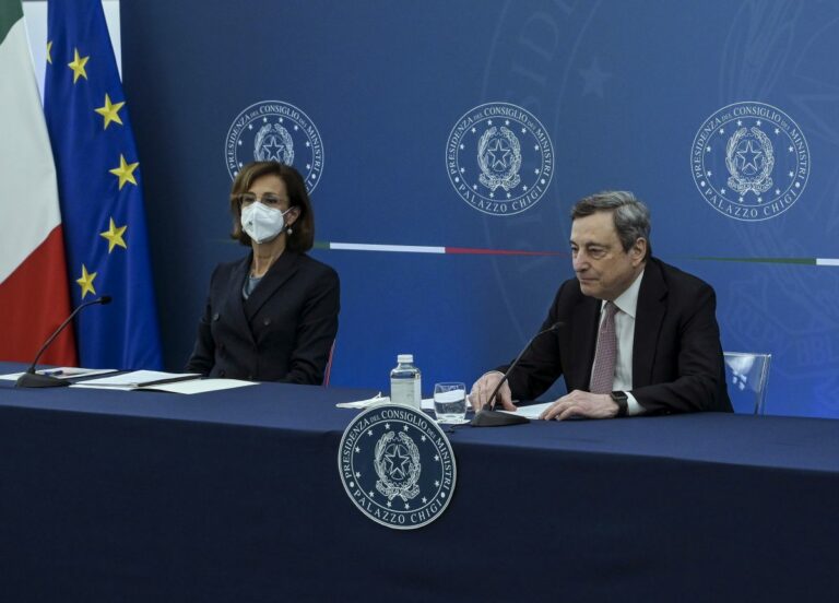 Il Cdm vara la riforma della giustizia, Draghi: “Non porremo la fiducia”