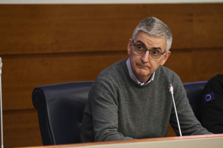 Covid, Brusaferro: “La curva continua a decrescere”