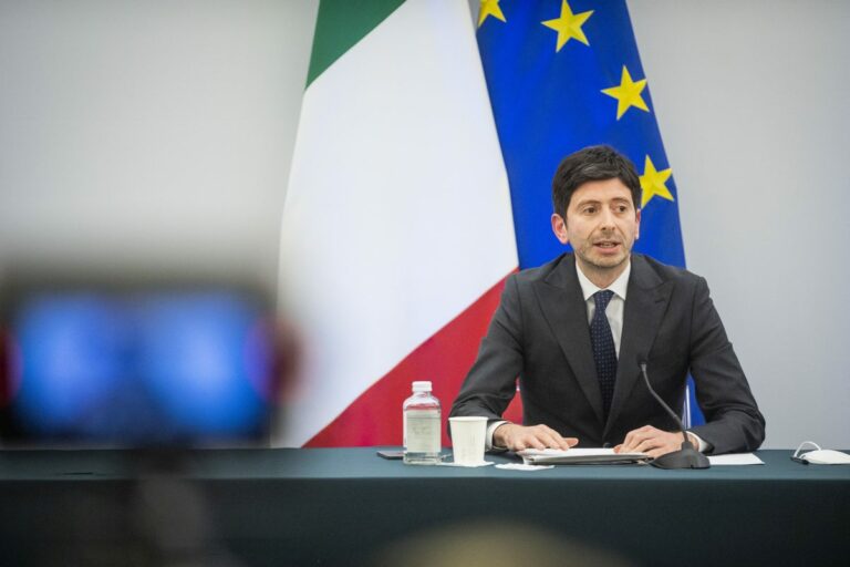 Sanità, Speranza: “Aprire una nuova stagione di investimenti e riforme”