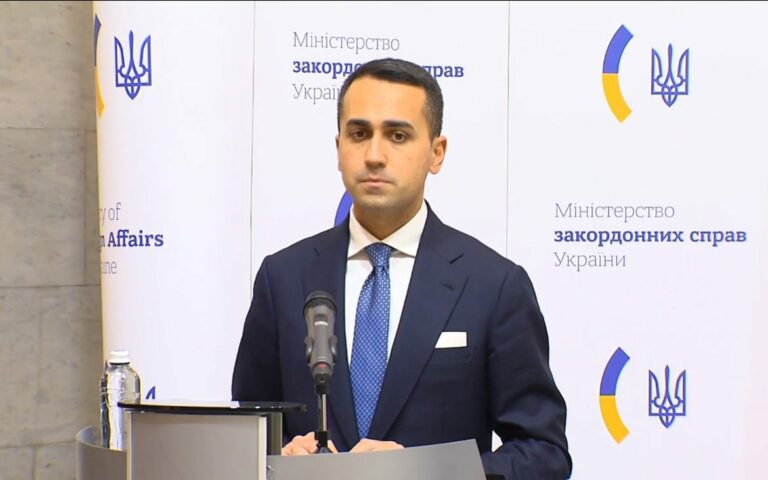 Ucraina, Di Maio: “L’unica via è la soluzione diplomatica”