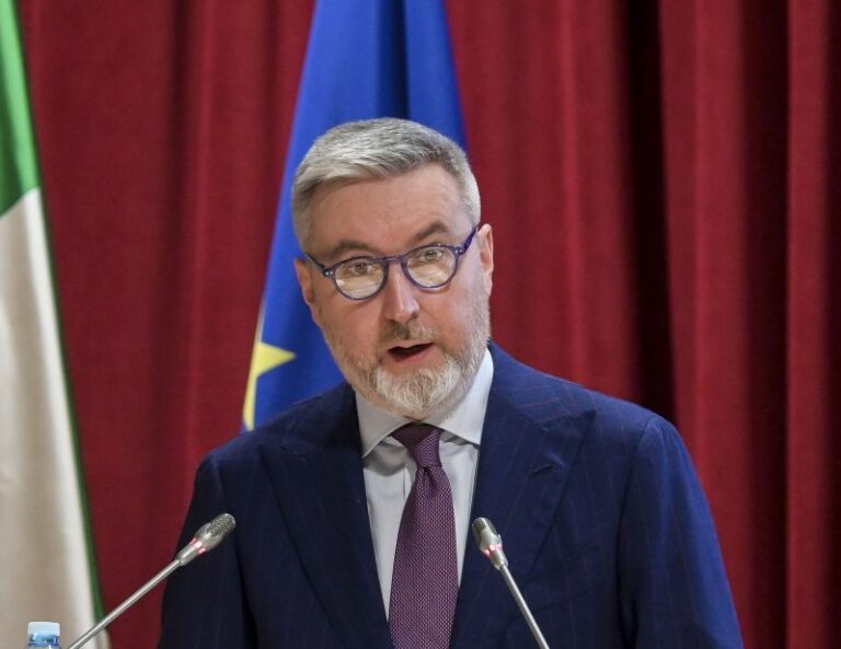 Ucraina, Guerini: “La Russia faccia un passo indietro”