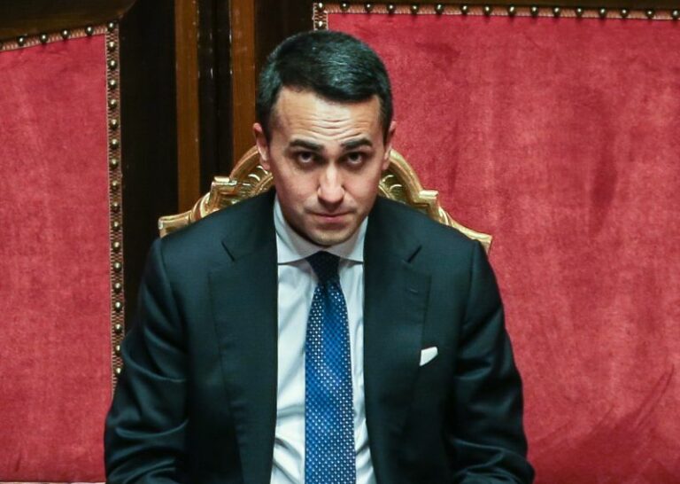 Ucraina, Di Maio: “Evitare guerra nel cuore Europa, ma margini ridotti”