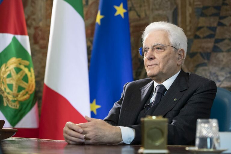 Malattie rare, Mattarella: “Superare i limiti nell’assistenza”