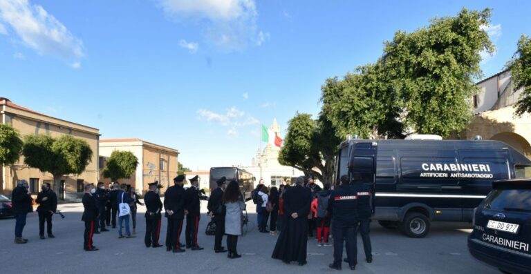 Palermo, bimbi dello Zen in visita al Comando Legione Carabinieri