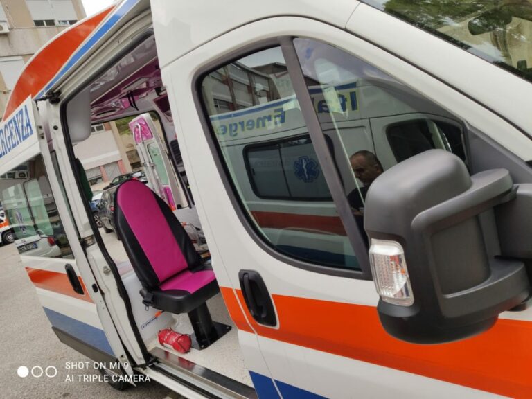 Borgo Ognina, tenta di rubare un’ambulanza: denunciato 35enne
