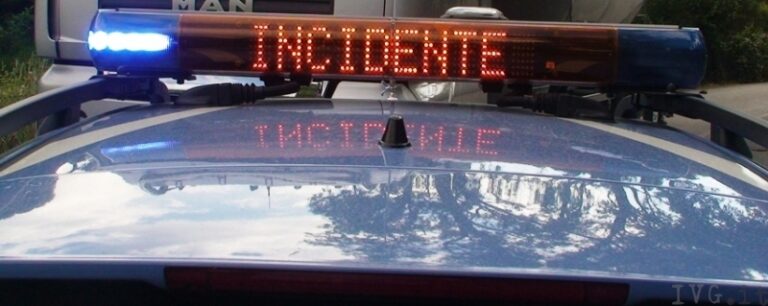 Scontro tra tre auto a Carini, ferite 11 persone