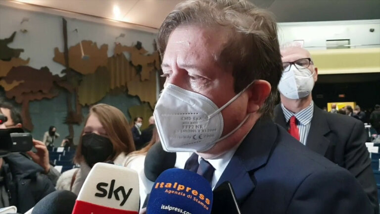 Sileri: “Prematuro parlare di eliminazione del green pass”