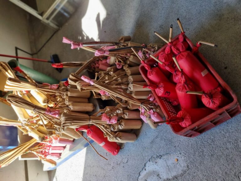 Catania, materiale esplodente non etichettato in una fabbrica di fuochi d’artificio: denunciato il titolare