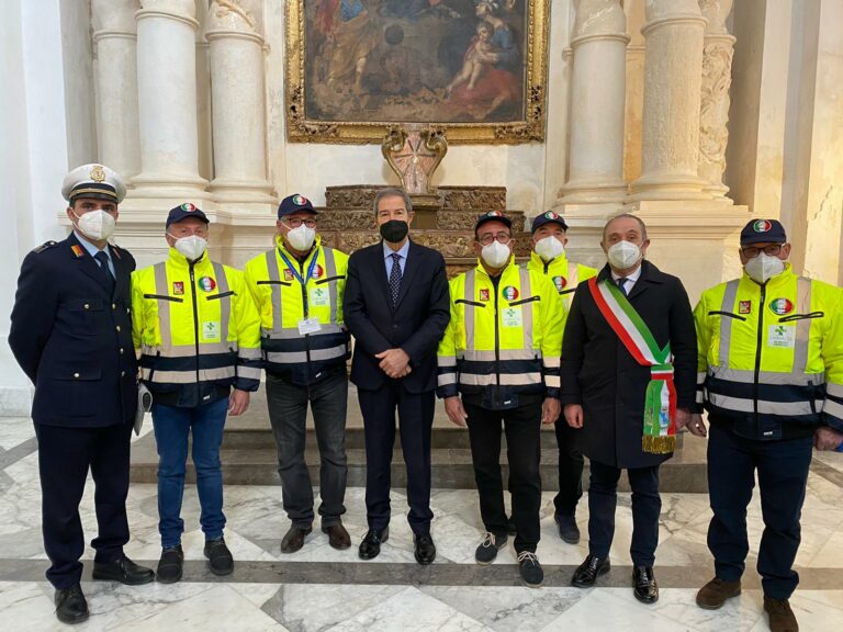 Musumeci in visita all’ex Collegio dei Gesuiti a Mazzarino: “Il cambiamento parte dai territori” CLICCA PER IL VIDEO
