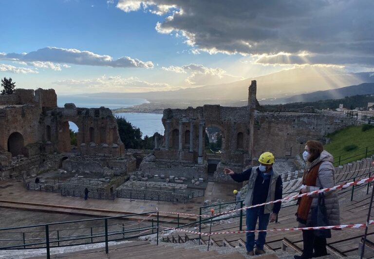 Teatro Antico: avviato il restauro delle gradinate