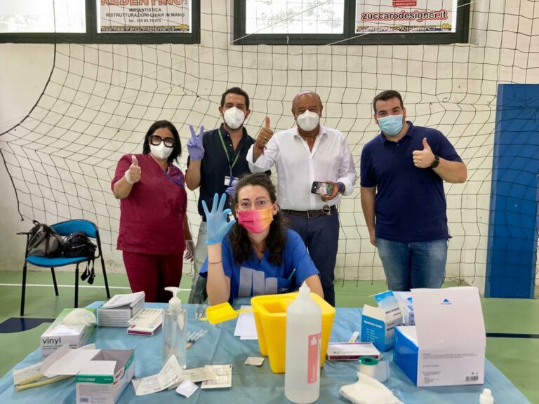 Boom di vaccini a Palermo: 90mila somministrazioni nel primo mese dell’anno, dentro e fuori hub