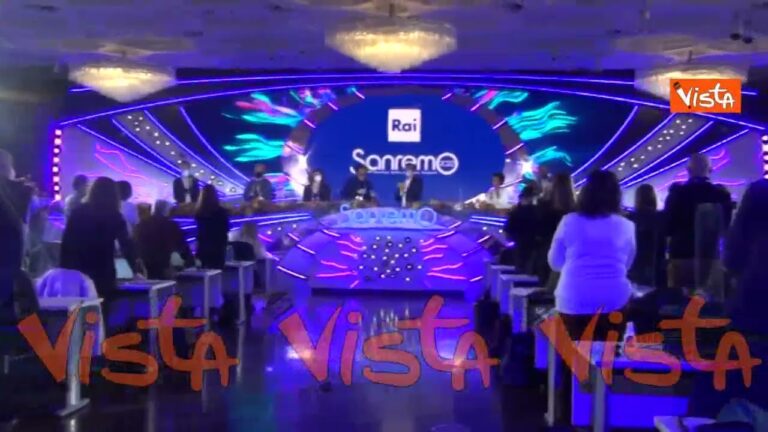 Addio a Monica Vitti: l’applauso durante la conferenza stampa di Sanremo