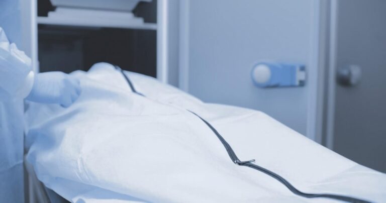 Operaio morto ad Acate, si indaga sulle cause del decesso: annegato forse a causa di un malore