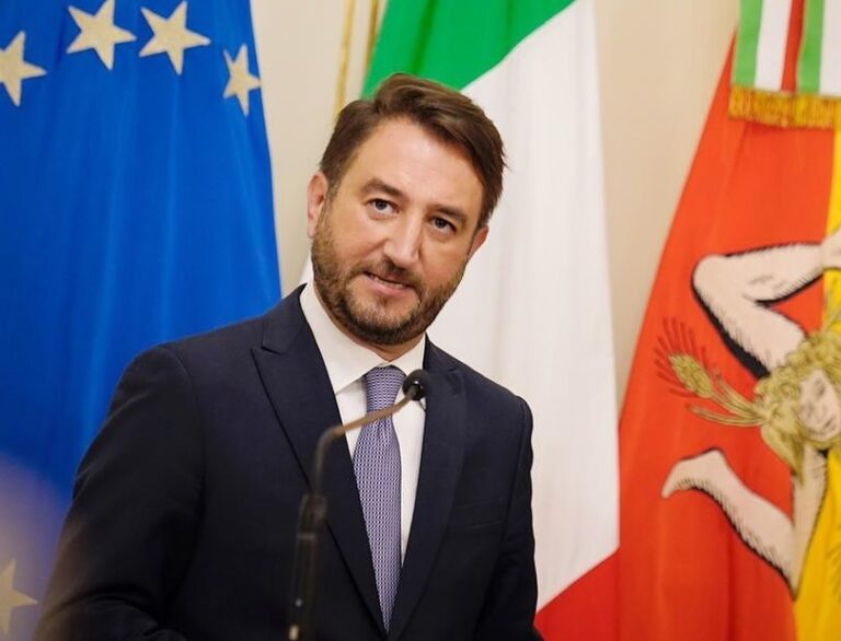 Ponte sullo Stretto, Cancelleri: “Valutare le opzioni, apriremo un dibattito pubblico”