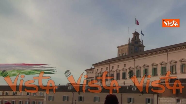 Giuramento Mattarella, il volo delle Frecce Tricolori sull’Altare della Patria