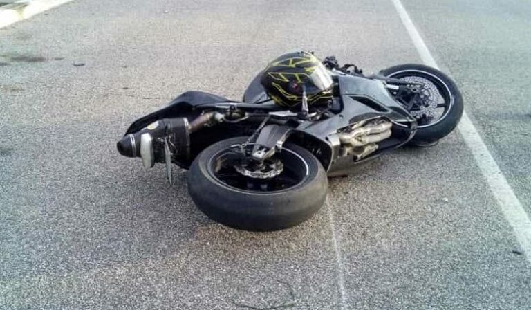 Tragedia nel Messinese, motociclista perde il controllo del mezzo e muore sul colpo