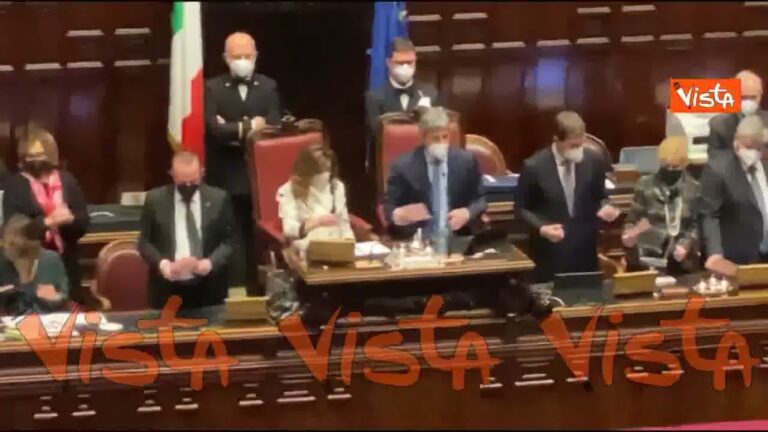 Quirinale, ecco come avviene lo scrutinio, le schede passate di mano in mano dall’urna a Fico