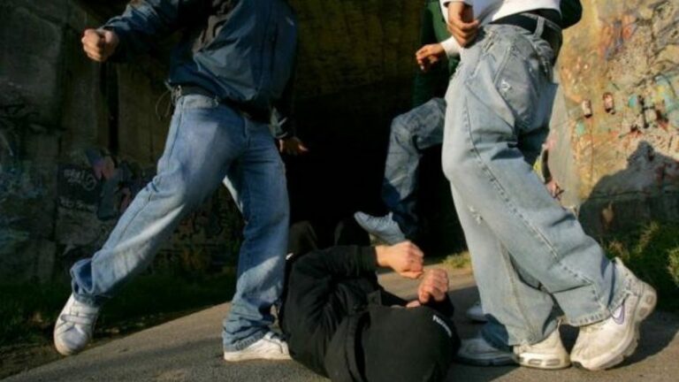 Studente picchiato dal branco, indagini in corso a Santa Caterina Villarmosa