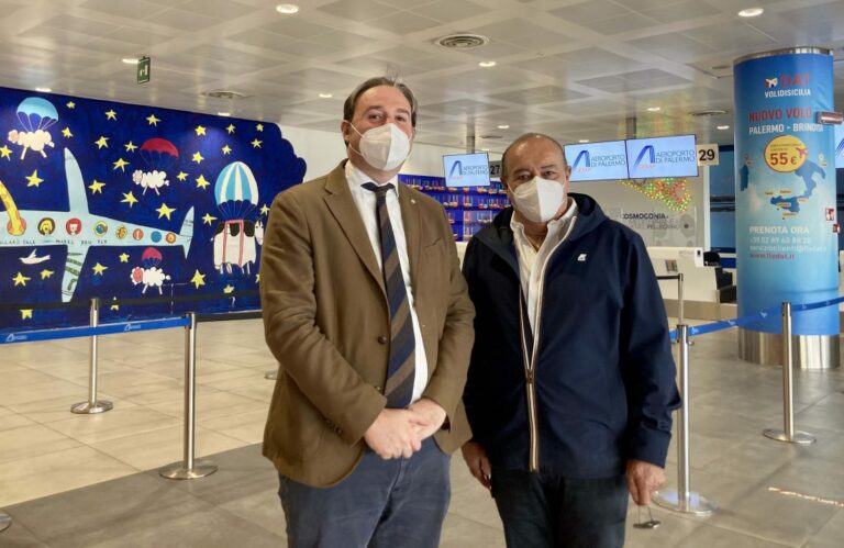 Covid, l’aeroporto di Palermo diventa hub vaccinale: annunciati due giorni di open day