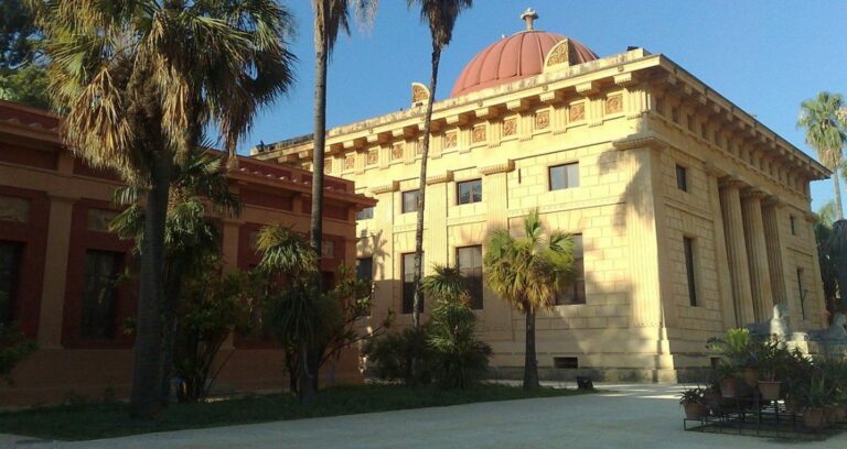 Irruzione all’Orto Botanico di Palermo, spaccato il vetro del bar