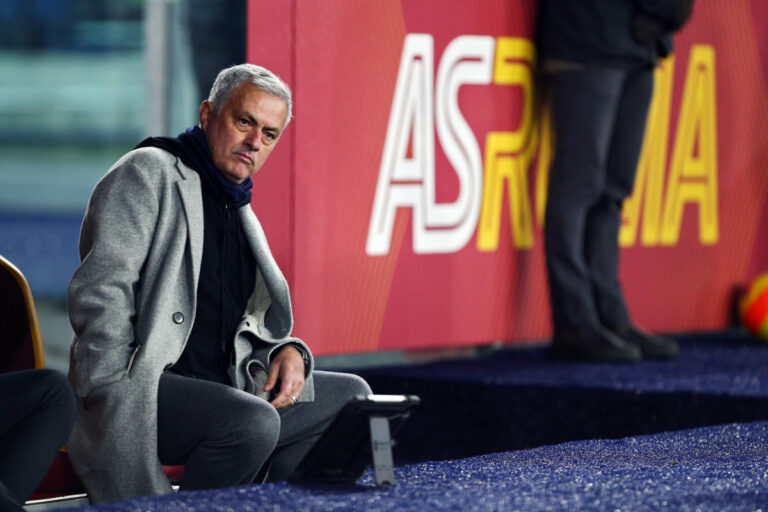 Mourinho: “Penso solo al Vitesse e non al derby”