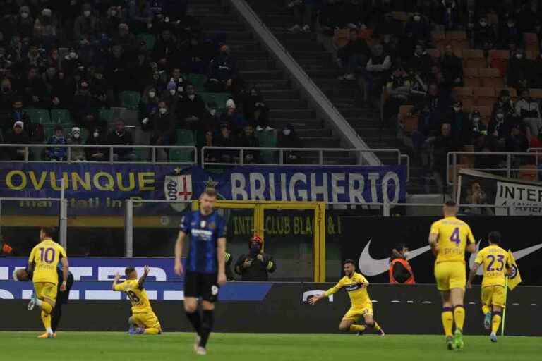 Dumfries replica a Torreira, pari 1-1 fra Inter e Fiorentina Dumfries replica a Torreira, pari 1-1 fra Inter e Fiorentina