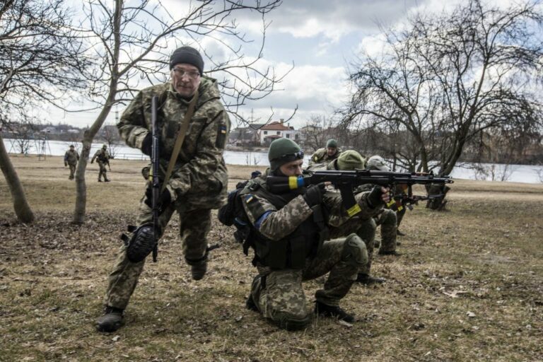 Ucraina, bombe su Kiev e vittime in un centro commerciale