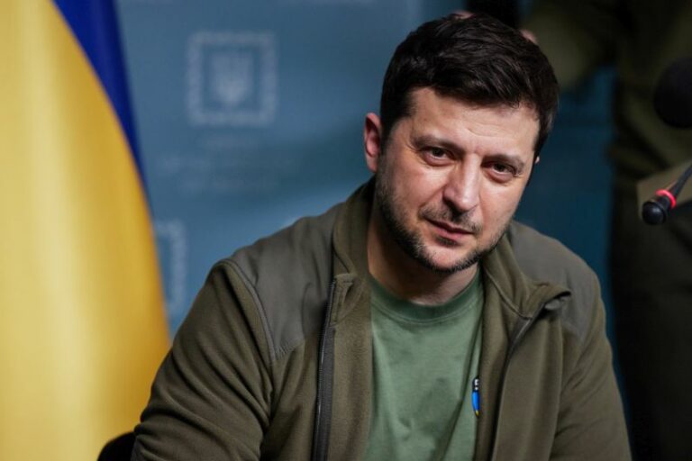 Zelensky: “La guerra lampo di Putin è fallita, difendiamo l’Europa”