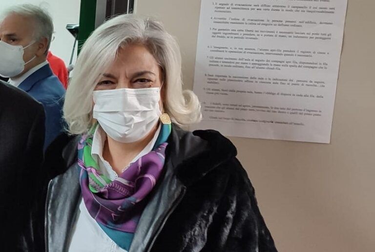 Santoro: “Lottare per la pace, informazione non “galvanizzi” le masse” Santoro: “Lottare per la pace, informazione non “galvanizzi” le masse”