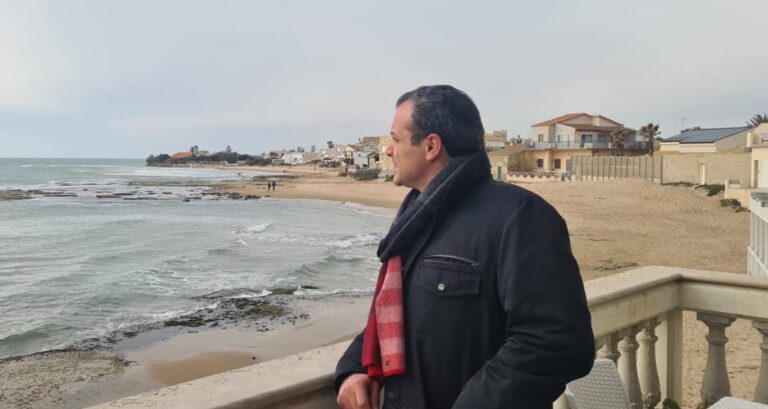 De Luca a casa Montalbano: “Libererò la Sicilia dalla banda bassotti”