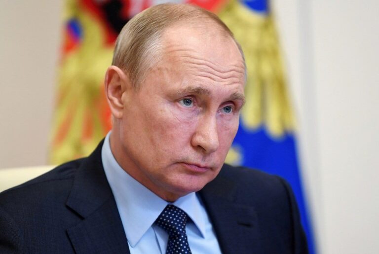 VLADIMIR IL MATTO COME HITLER: PARLA DI “PURIFICAZIONE” E AVVERTE I TRADITORI