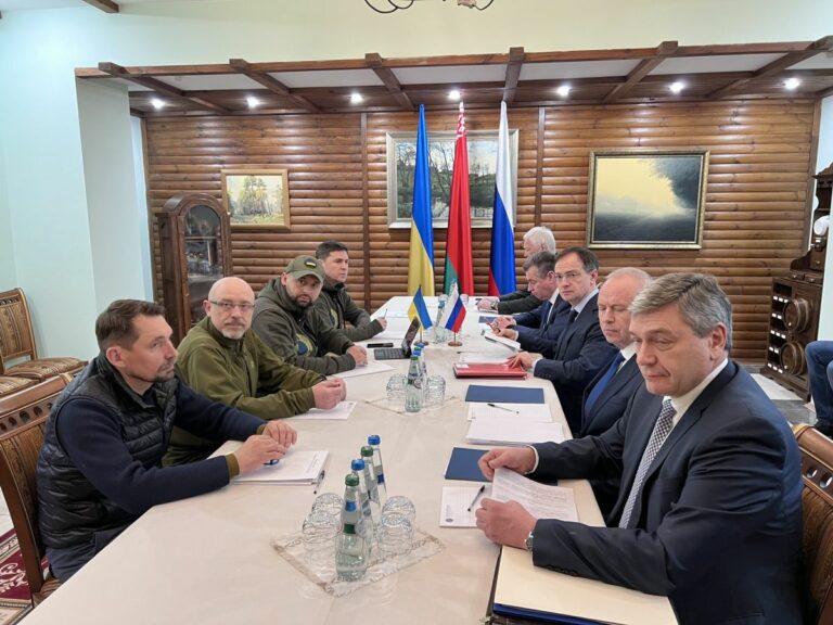 UCRAINA: LA PACE E’ LONTANA, LA GUERRA NON SI FERMA