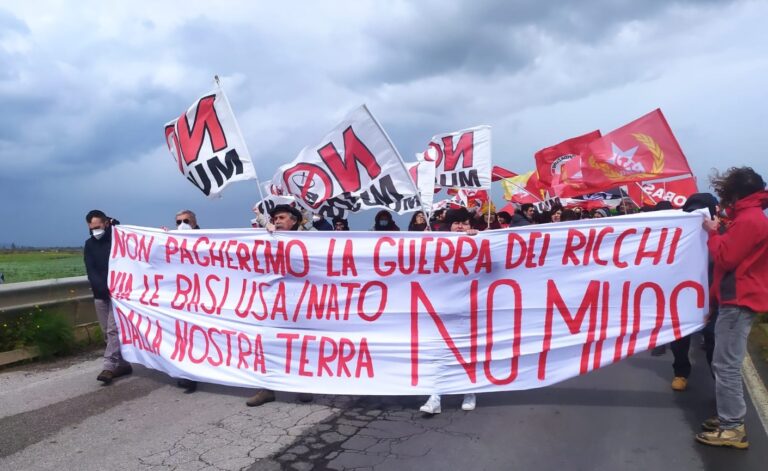 No Muos: corteo a Sigonella per dire no alla guerra No Muos: corteo a Sigonella per dire no alla guerra
