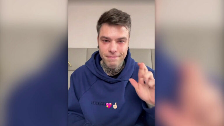 Fedez in lacrime: “Ho un problema di salute” Fedez in lacrime: “Ho un problema di salute”