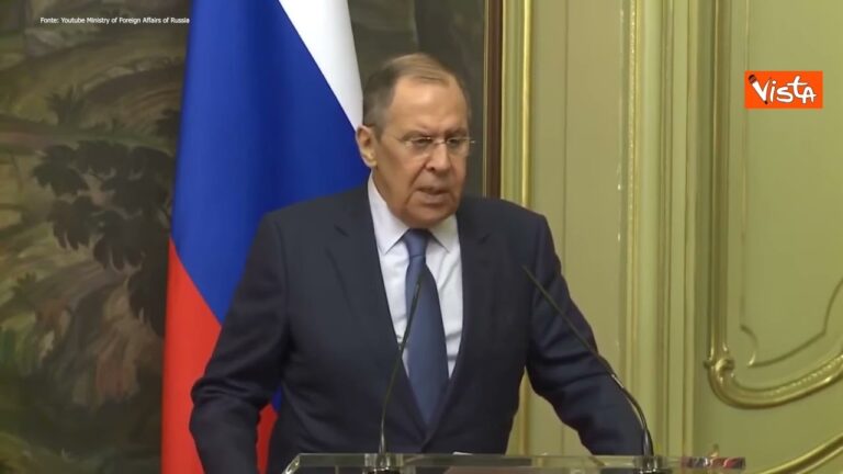 Lavrov: “Ucraina non deve essere minaccia per Russia”