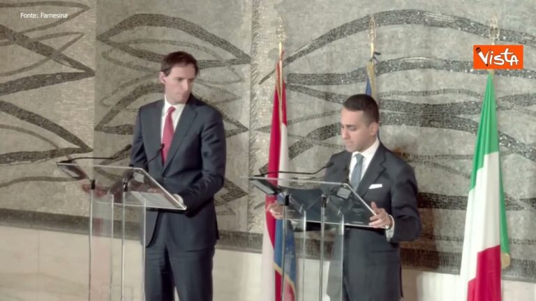 Russia, Di Maio: “Non rinunciamo a diplomazia”