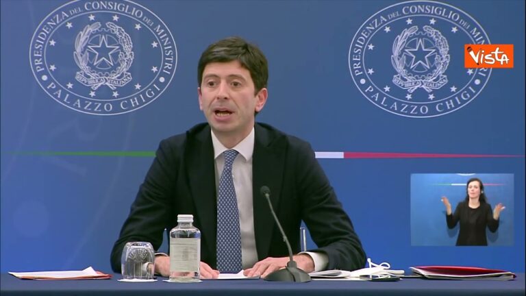 Speranza: “Mascherine al chiuso fino al 30 Aprile”