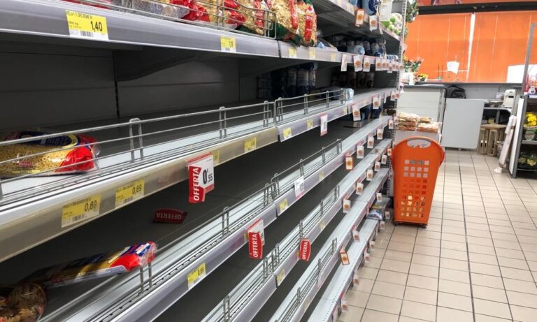Assalto ai supermercati: basta con la psicosi, diamoci una calmata Assalto ai supermercati: basta con la psicosi, diamoci una calmata