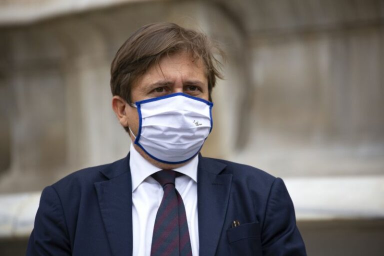 Covid, Sileri: “Si arriverà a eliminazione del green pass”